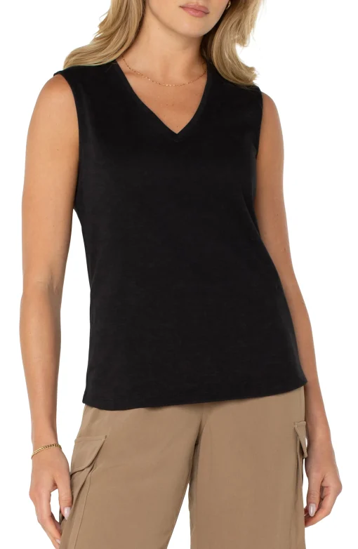SLEEVELESS V-NECK KNIT TOP