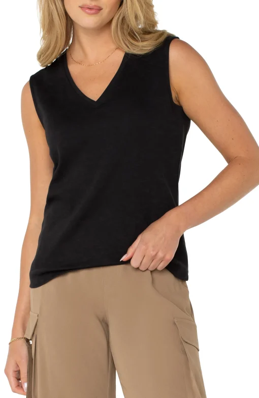 SLEEVELESS V-NECK KNIT TOP