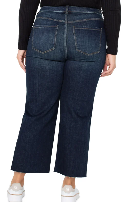 STRIDE HI-RISE CROP WITH WIDE CUT HEM